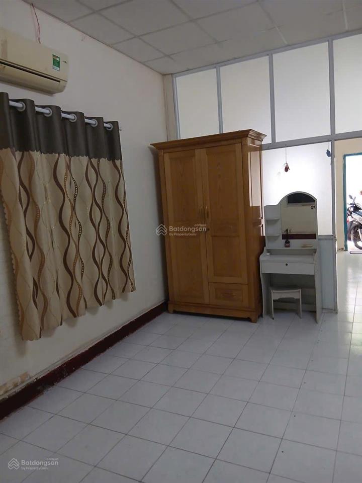 Nhà cũ 2,5 tầng ngay hàng xanh, 33m2, tiện cải tạo/xây mới ngộp còn 4,19tỷ