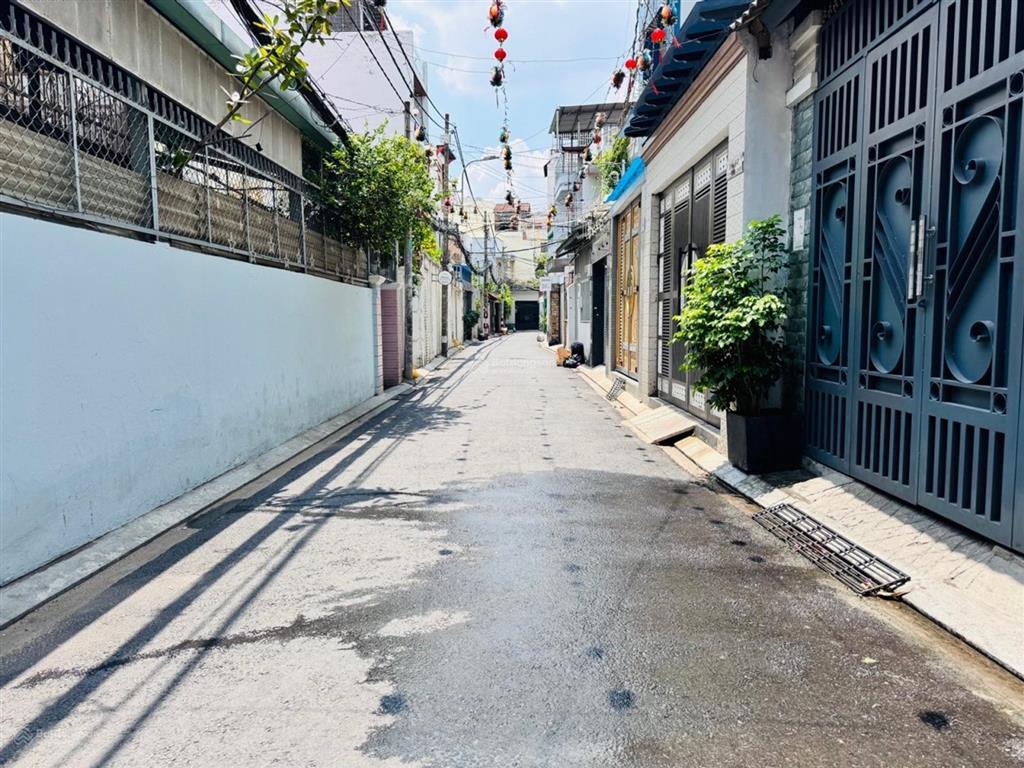 Sát hẻm xe hơi thông nguyễn văn đậu, 5 tầng bề thế, sổ đẹp 2 mặt hẻm chỉ hơn 8 tỷ