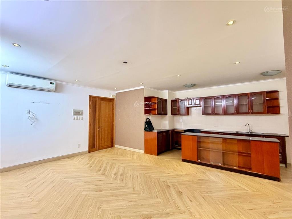 Gấp bán chung cư mt nguyễn thượng hiền g130m2, thang máy nhà đẹp, sổ hồng 7,2 tỷ