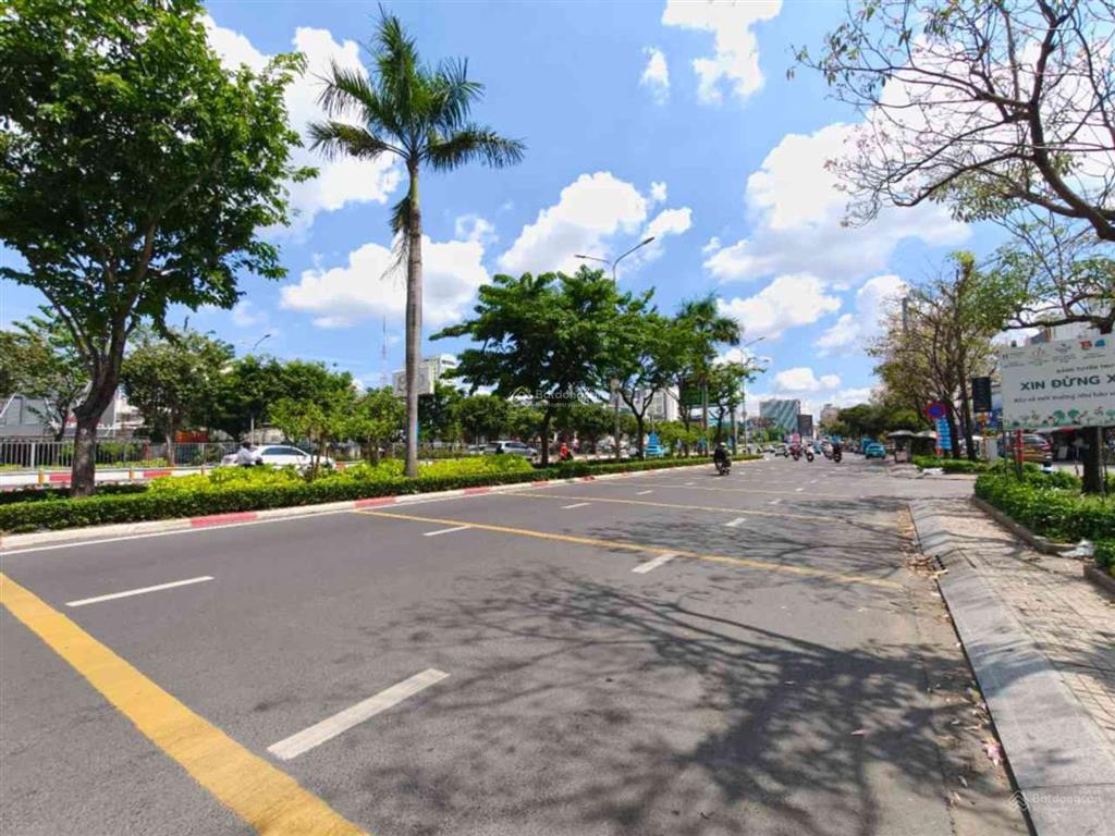 Gấp bán giảm 2 tỷ nhà mt điện biên phủ, kinh doanh sầm uất giáp q1