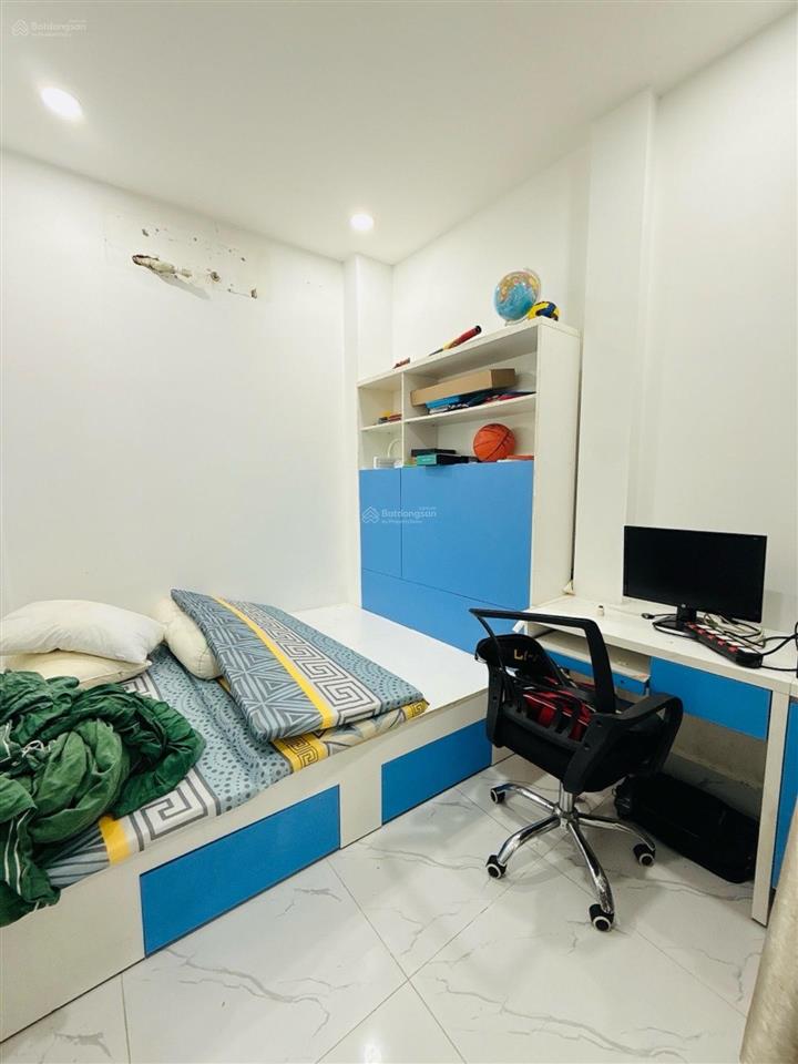 Gấp bán giảm 2 tỷ nhà đẹp 3 tầng, giáp mt hoàng sa