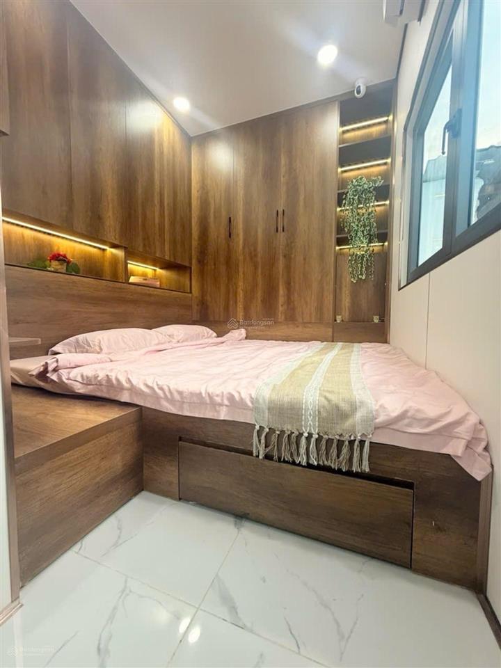Với 1 tỷ có nhà trung tâm bình thạnh, sát hẻm xe hơi