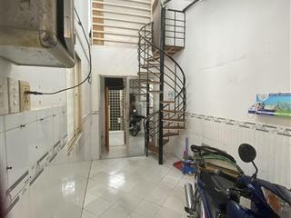 Cho thuê nhà hẻm xe hơi trần khắc chân 4pn 3wc giá sinh viên 6tr