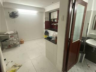 Cho thuê nhà đẹp 4 tầng trần khắc chân q1, 4pn, trước nhà 6m giá 15tr bớt lộc