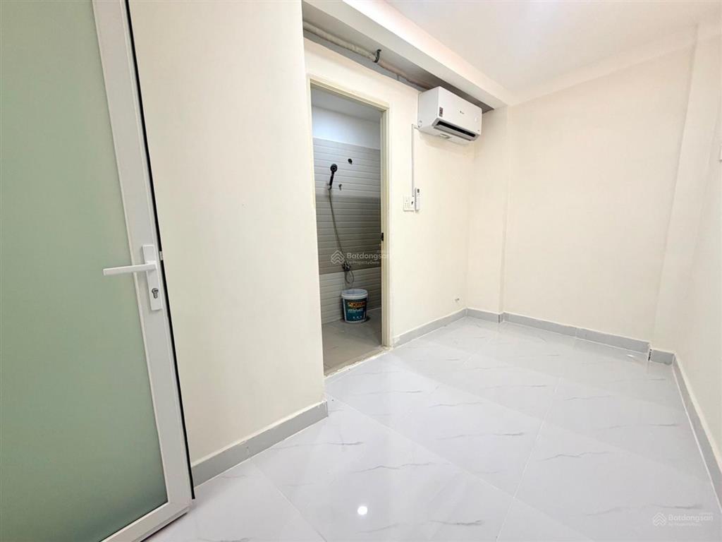 Chính chủ cho thuê chung cư cũ 100m2 lầu 1 ngay đề thám, công viên 23/9 giá 10tr