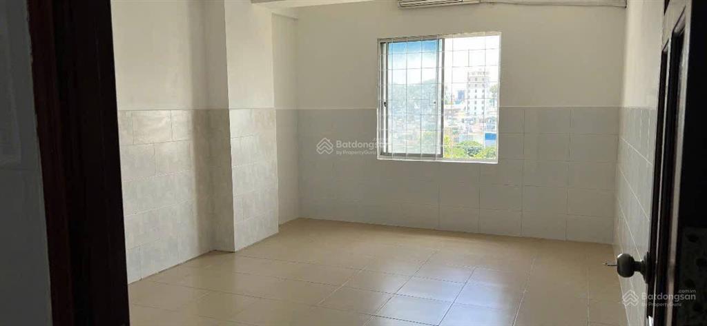 Cho thuê chung cư trường sa ngay vip phan xích long 8,5tr/tháng, có thang máy