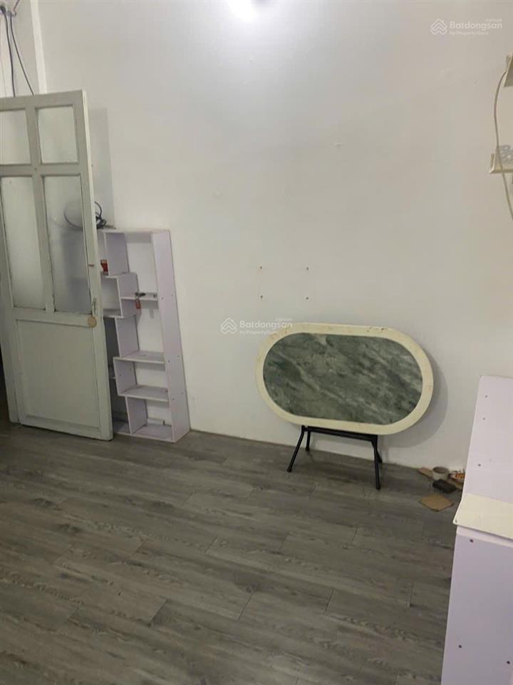 Cho thuê chung cư cũ lê quý đôn 2pn giá 9tr, ko phí dịch vụ