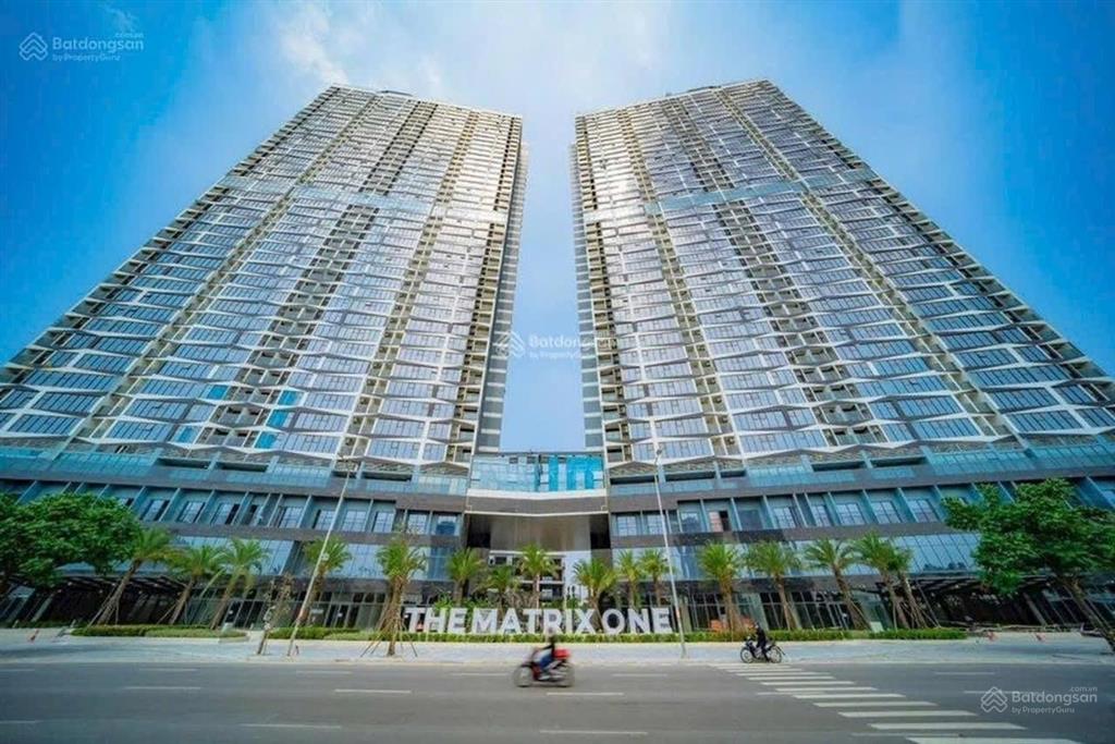 Bán gấp căn hộ 3 ngủ 2 vệ sinh view hồ, sẵn đồ mới nguyên vào ở luôn, có sẵn slot ô tô dưới hầm.