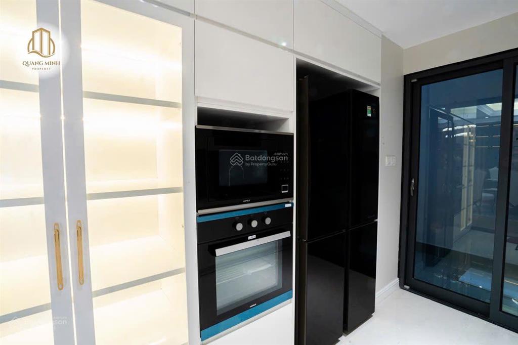 Chính chủ đã có nội thất vào ở luôn, tầng đẹp view thoáng, hỗ trợ vay, có slot xe dưới hầm