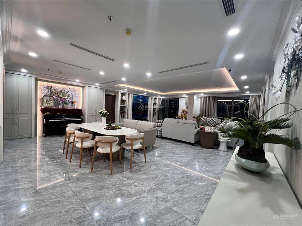 Chính chủ cần bán 2 căn hộ đập thông tầng siêu đẹp, nhà mới làm nội thất đẹp lung linh sẵn 3slot xe