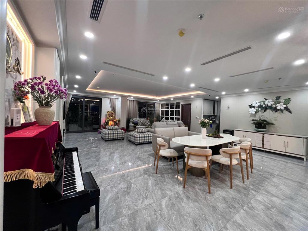 Chính chủ cần bán 2 căn hộ đập thông tầng siêu đẹp, nhà mới làm nội thất đẹp lung linh sẵn 3slot xe