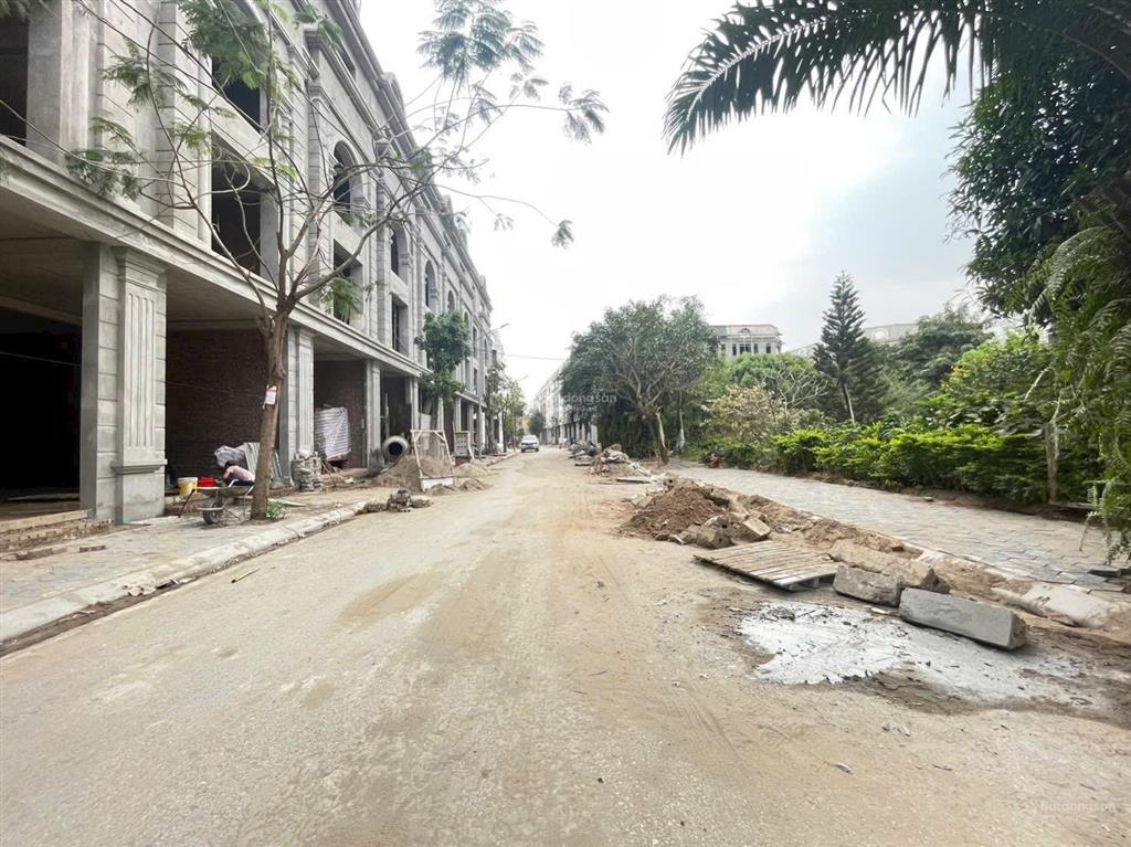 Bán căn nhà 4 tầng view công viên khu nhà ở phúc thành, phường mỹ hào, hưng yên