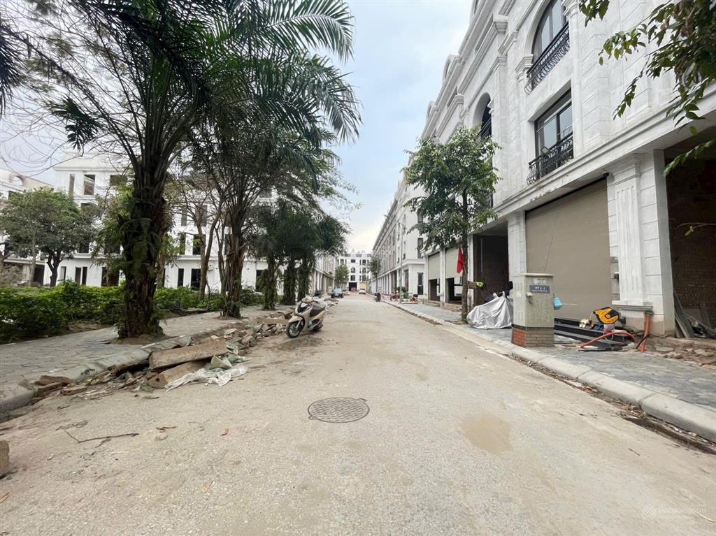 Bán căn nhà 4 tầng view công viên khu nhà ở phúc thành, phường mỹ hào, hưng yên