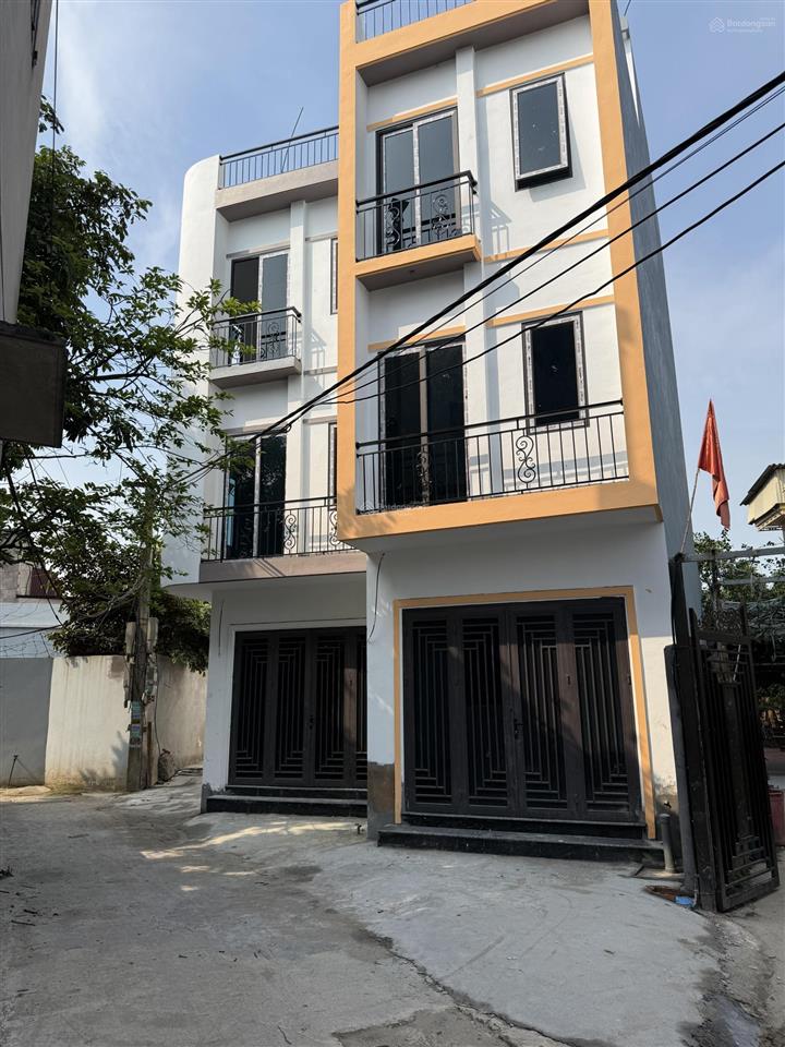 Hiếm bán nhà 4 tầng mới xây ô tô đỗ sân tại thôn hoằng, xã lạc đạo, hưng yên