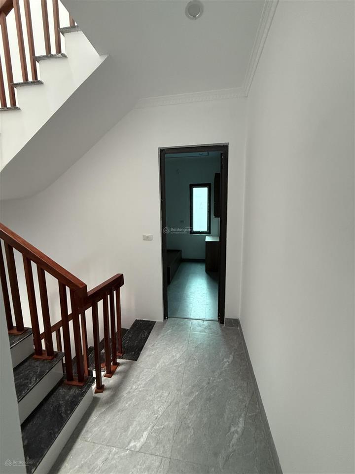 Hiếm bán nhà 3 tầng mới xây giá rẻ tại nhân vinh, phường đường hào, hưng yên