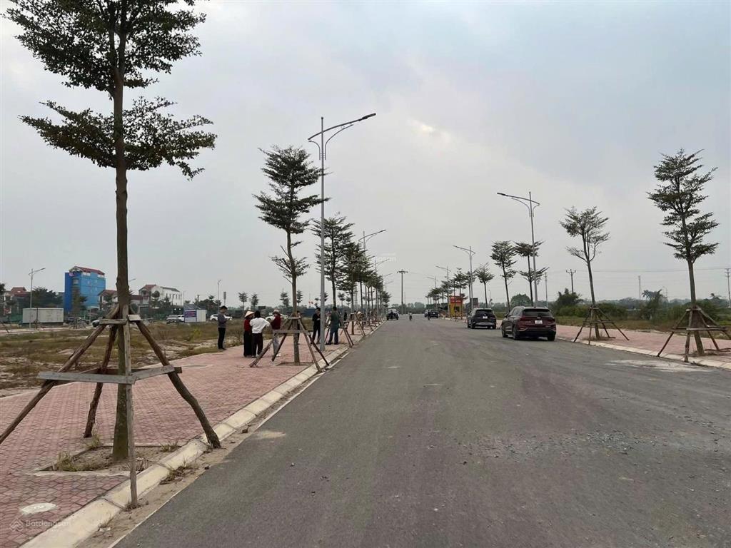 Hiếm bán lô đất 80m2 vị trí đẹp đường rộng 20m tại giãn dân việt yên, hưng yên.  0978 503 ***