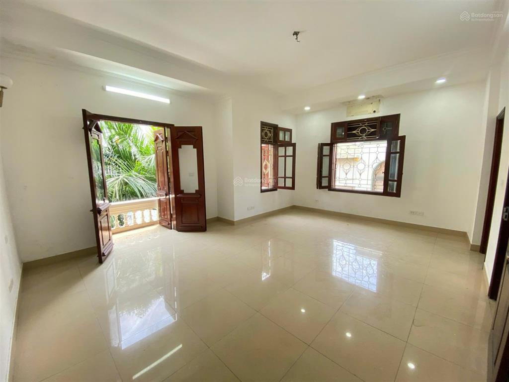 Cho thuê nhà đường nguyễn cơ thạch, nam từ liêm. dt 135m, 5 tầng, căn góc 2 mặt tiền. giá 38tr/th