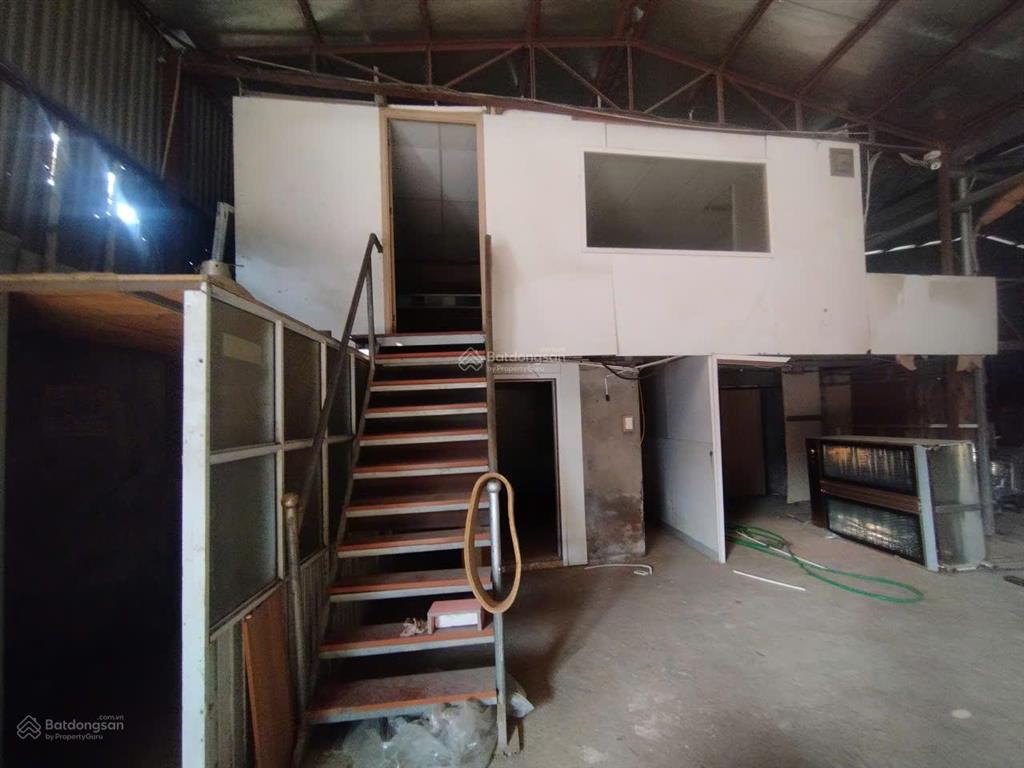 Cho thuê kho đường lĩnh nam, hoàng mai. dt 500m2, cao 7m, có điện 3fa, xe công đỗ cửa. 105 nghìn/m2