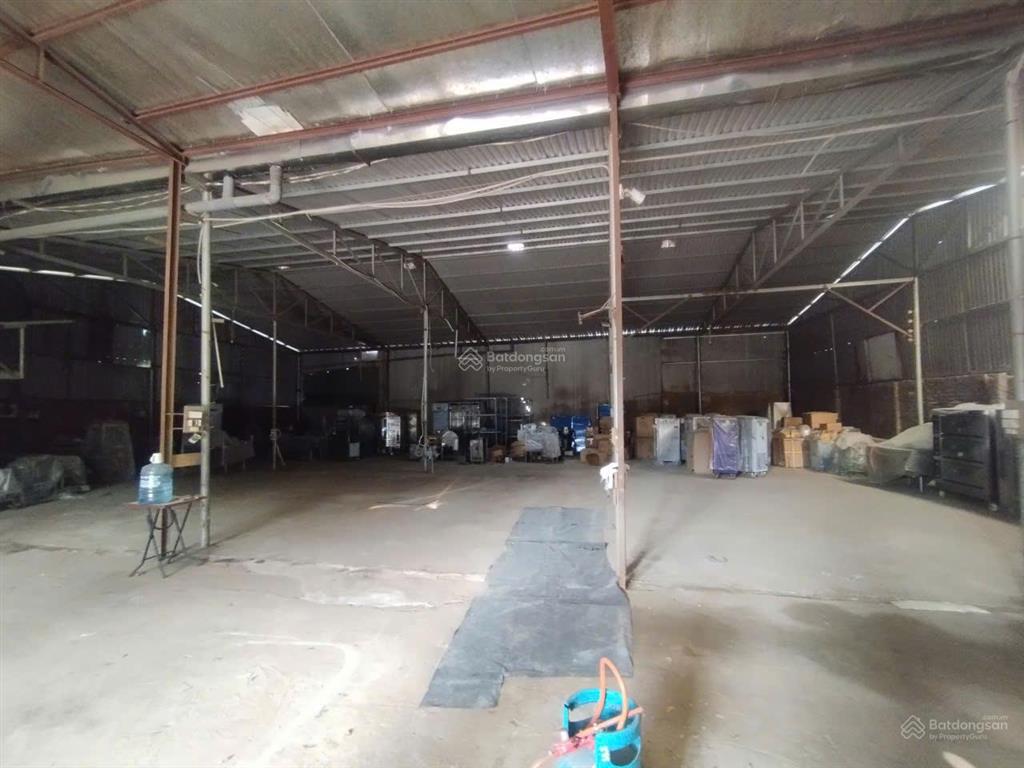 Cho thuê kho đường lĩnh nam, hoàng mai. dt 500m2, cao 7m, có điện 3fa, xe công đỗ cửa. 105 nghìn/m2