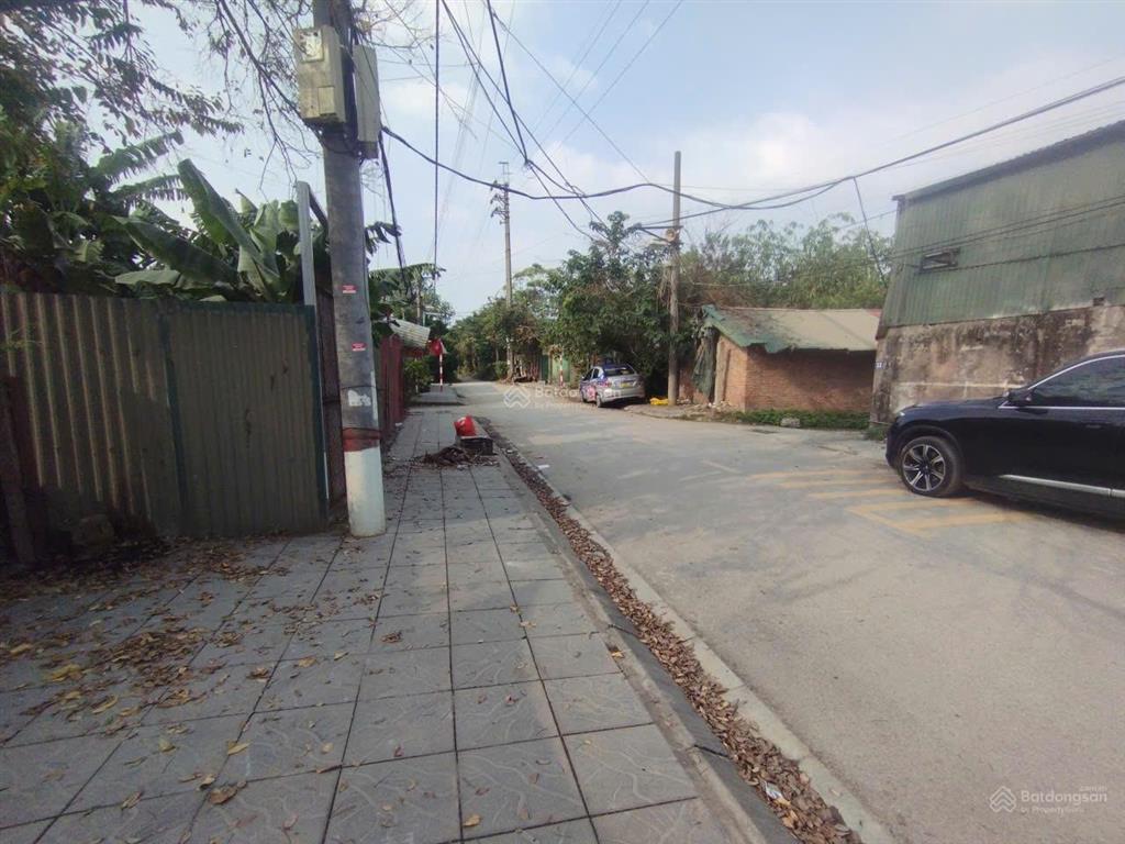 Cho thuê kho đường lĩnh nam, hoàng mai. dt 500m2, cao 7m, có điện 3fa, xe công đỗ cửa. 105 nghìn/m2