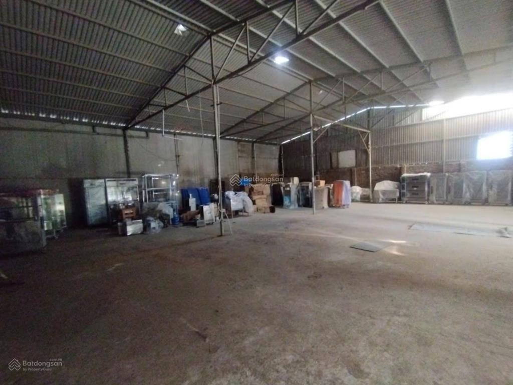 Cho thuê kho đường lĩnh nam, hoàng mai. dt 500m2, cao 7m, có điện 3fa, xe công đỗ cửa. 105 nghìn/m2