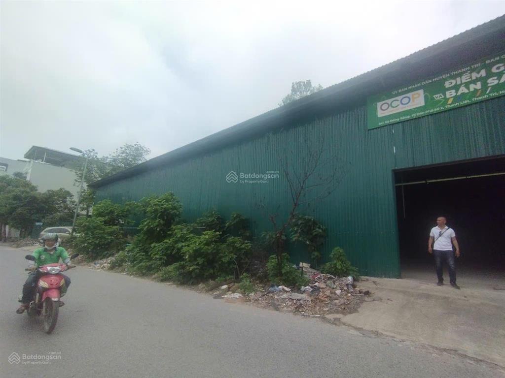 Cho thuê kho đường lĩnh nam, hoàng mai. dt 500m2, cao 7m, có điện 3fa, xe công đỗ cửa. 105 nghìn/m2