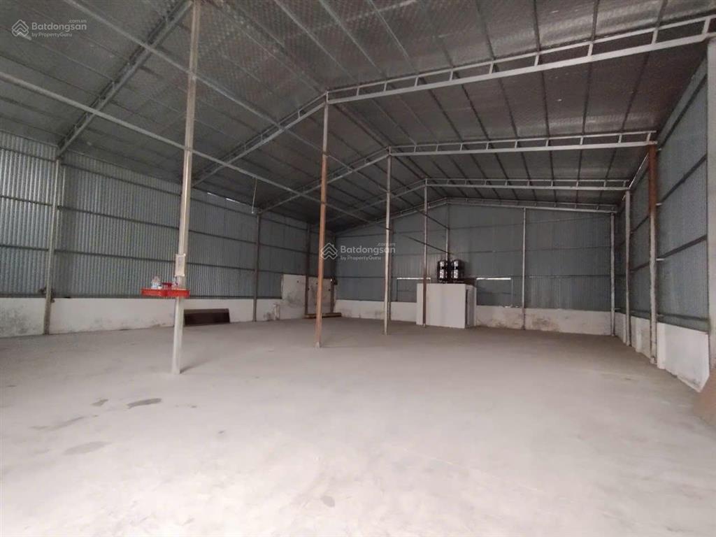 Cho thuê kho đường 21b, thanh mai, thanh oai, hn. dt 400m, cao 8m, xe 20 tấn đỗ cửa. giá 15tr/th