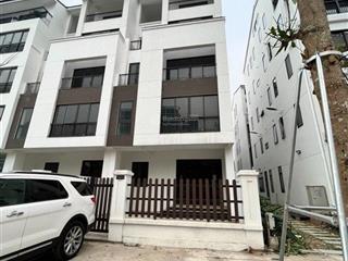 Cho thuê nhà kđt hoàng thành villas mỗ lao, hà đông, hn. dt 120m2, 5 tầng, có thang máy. giá 50tr