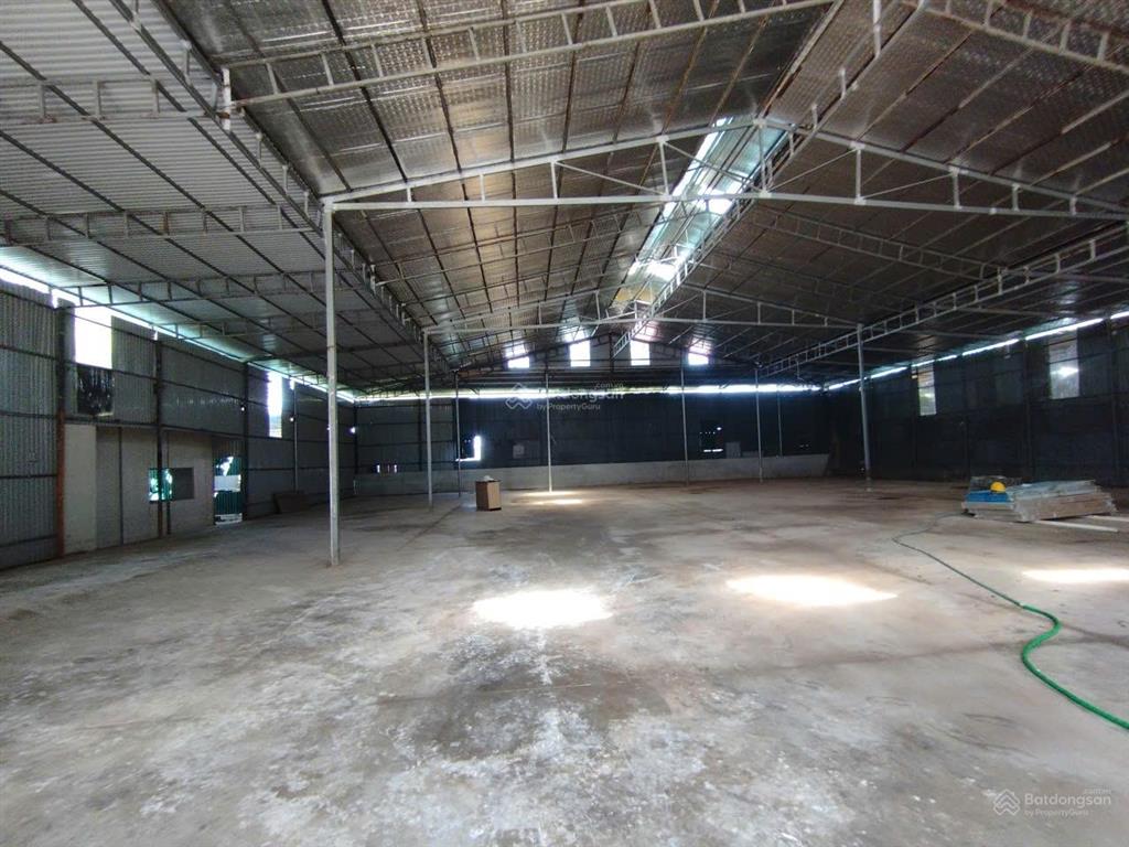 Cho thuê kho đường đại lộ thăng long, an khánh. 800m2, cao 8m, có điện 3fa, nước sạch. 45k/m2/th