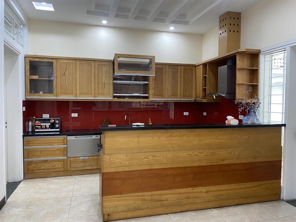 Cho thuê bt kđt mễ trì hạ, nam từ liêm, hn. dt 220m, 4 tầng, mt 10m, ô tô đỗ cửa. giá 50tr/th