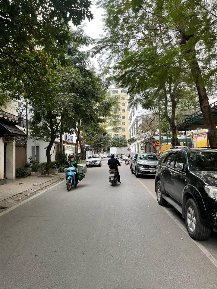 Cho thuê bt kđt mễ trì hạ, nam từ liêm, hn. dt 220m, 4 tầng, mt 10m, ô tô đỗ cửa. giá 50tr/th