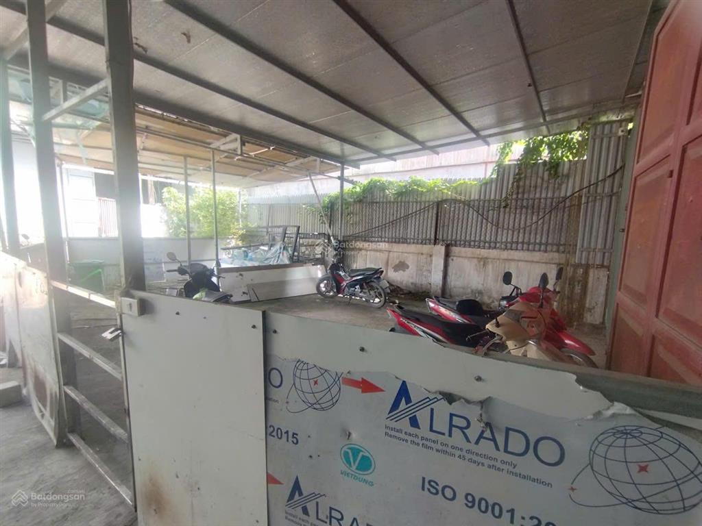 Cho thuê kho đường 32, trạm trôi, hoài đức. dt 1100m, cao 6m có điện 3fa, xe công đỗ cửa. giá 40tr