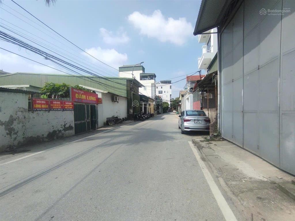 Cho thuê kho đường 32, trạm trôi, hoài đức. dt 1100m, cao 6m có điện 3fa, xe công đỗ cửa. giá 40tr