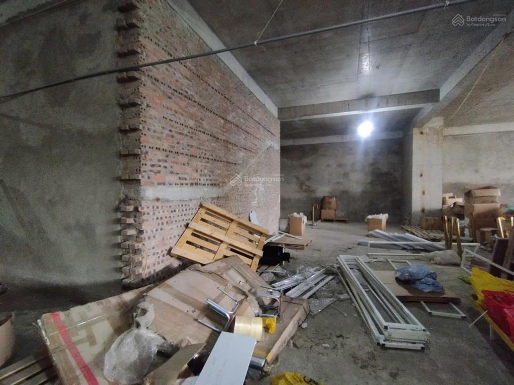 Cho thuê kho đường vạn phúc, hà đông, hn. dt 400m2, xây dựng kiên cố, có điện 3fa. giá 30tr/th