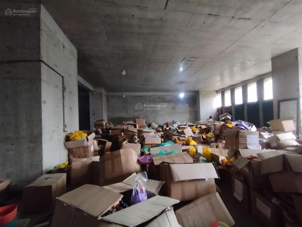 Cho thuê kho đường vạn phúc, hà đông, hn. dt 400m2, xây dựng kiên cố, có điện 3fa. giá 30tr/th