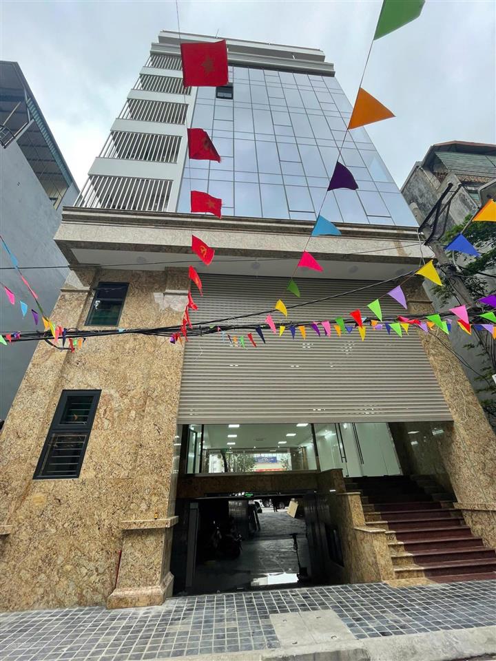Cho thuê nhà mp quang trung, hà đông. dt 220m2, 8t, 1 hầm, có thang máy, nhà mới 100%. giá 260tr
