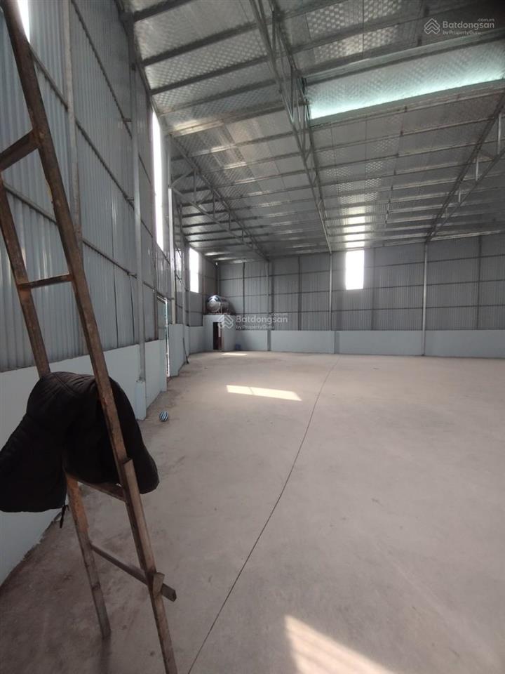 Cho thuê kho đường phú diễn, bắc từ liêm. dt 280m2, cao 8m, có điện 3fa, xe công đỗ cửa. giá 75k/m2