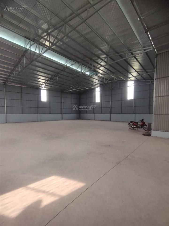 Cho thuê kho đường phú diễn, bắc từ liêm. dt 280m2, cao 8m, có điện 3fa, xe công đỗ cửa. giá 75k/m2