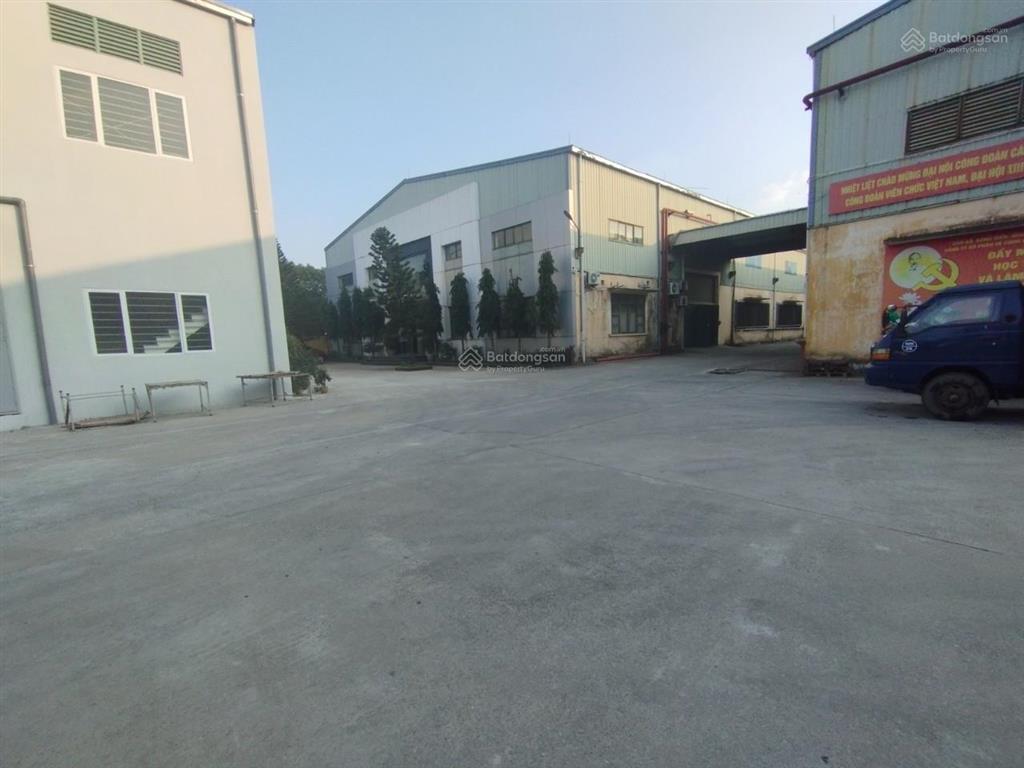 Cho thuê kho cụm cn từ liêm, từ liêm. dt 1300m2, 2t. có pccc tự động, công đỗ cửa. giá 120k/m2/th