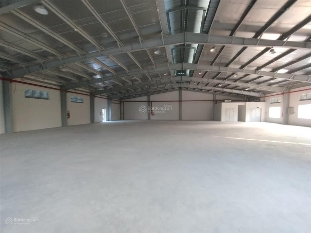 Cho thuê kho cụm cn từ liêm, từ liêm. dt 1300m2, 2t. có pccc tự động, công đỗ cửa. giá 120k/m2/th