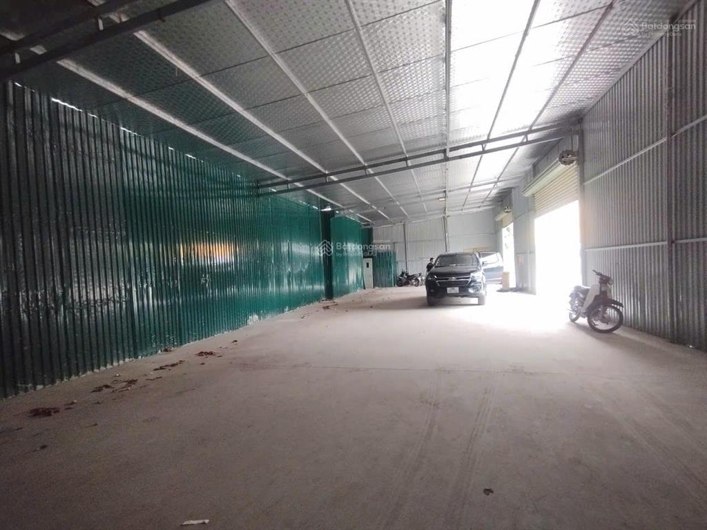 Cho thuê kho đường sài đồng, long biên dt 450m2. khung thép, mái tôn, xe công đỗ cửa. giá 45tr/th