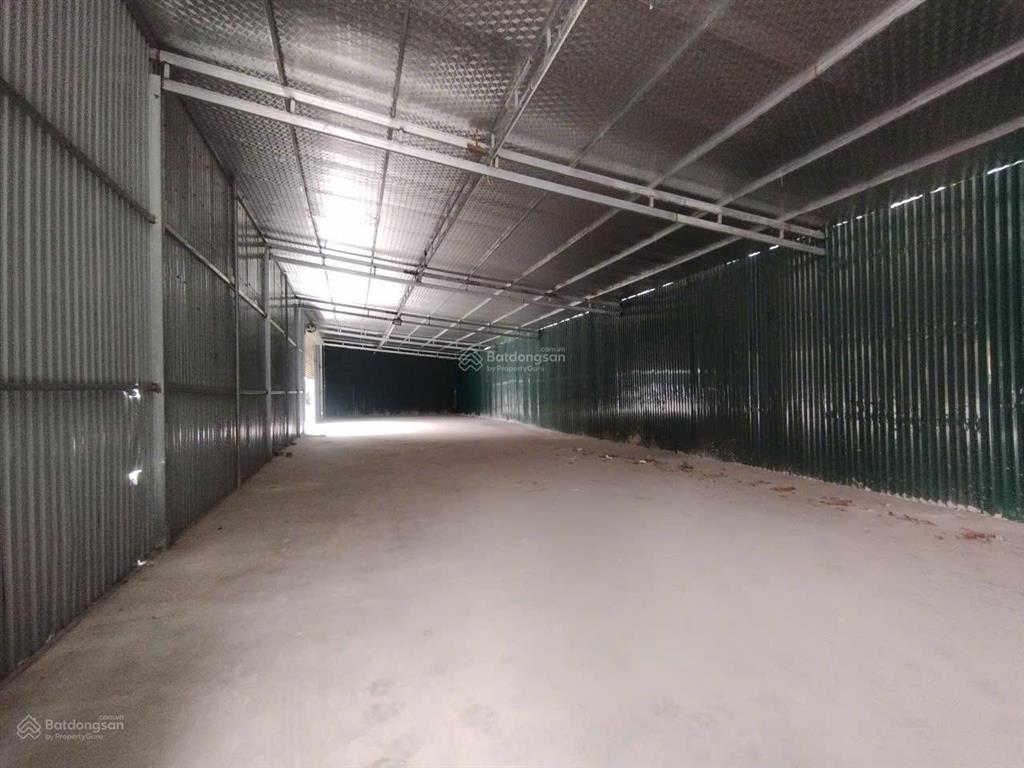 Cho thuê kho đường sài đồng, long biên dt 450m2. khung thép, mái tôn, xe công đỗ cửa. giá 45tr/th