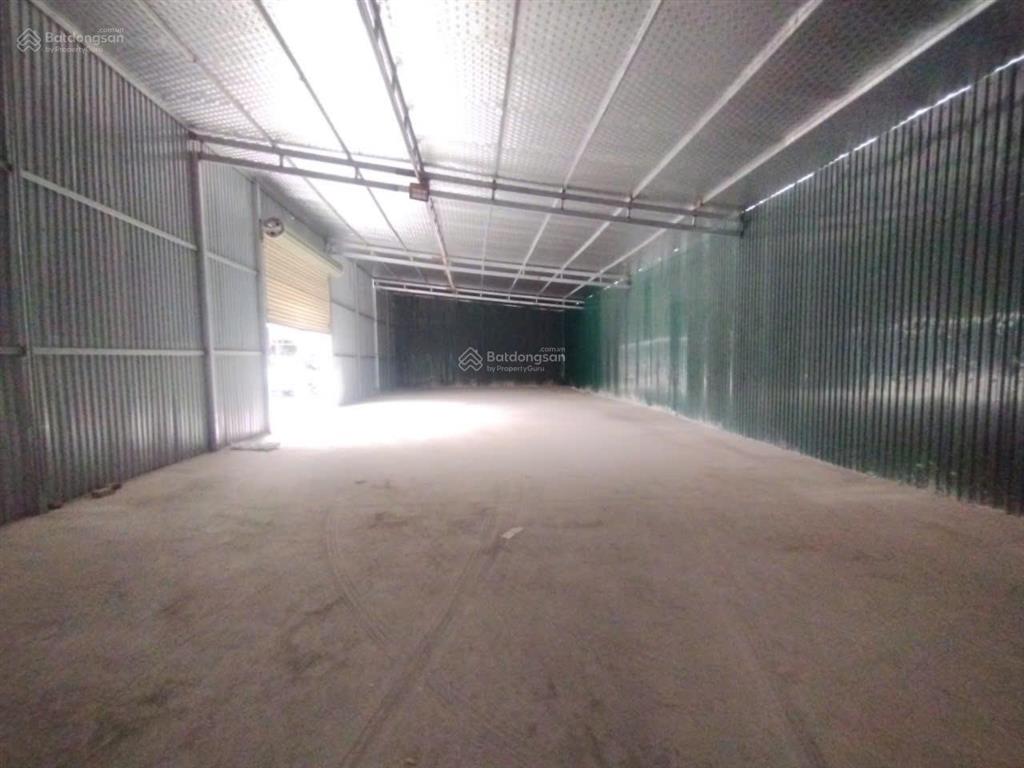 Cho thuê kho đường sài đồng, long biên dt 450m2. khung thép, mái tôn, xe công đỗ cửa. giá 45tr/th
