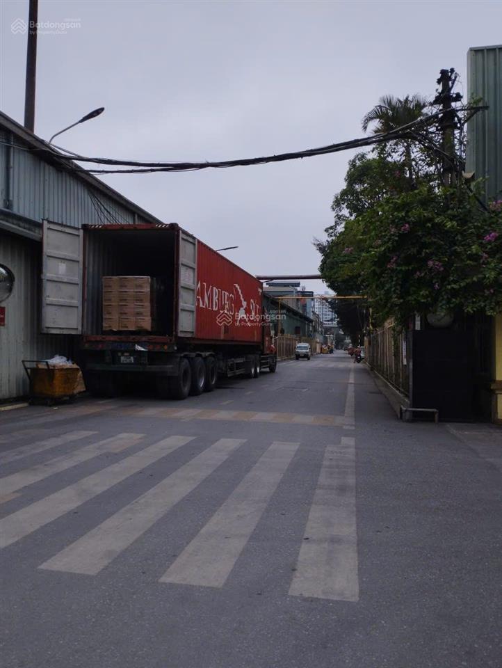 Cho thuê kho đường sài đồng, long biên dt 450m2. khung thép, mái tôn, xe công đỗ cửa. giá 45tr/th