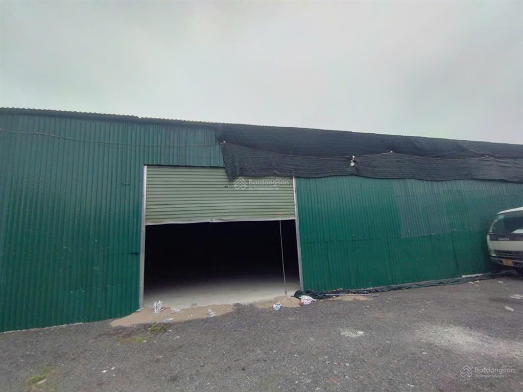 Cho thuê kho đường sài đồng, long biên dt 450m2. khung thép, mái tôn, xe công đỗ cửa. giá 45tr/th