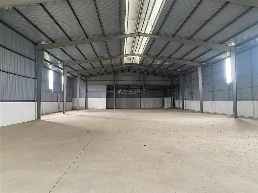 Cho thuê kho tại nam hà, phúc thọ, hn. dt 1000m khung thép zamin cao 10m, có điện 3fa. giá 50tr/th