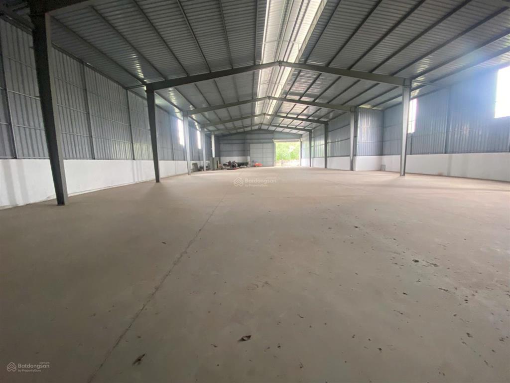 Cho thuê kho tại nam hà, phúc thọ, hn. dt 1000m khung thép zamin cao 10m, có điện 3fa. giá 50tr/th
