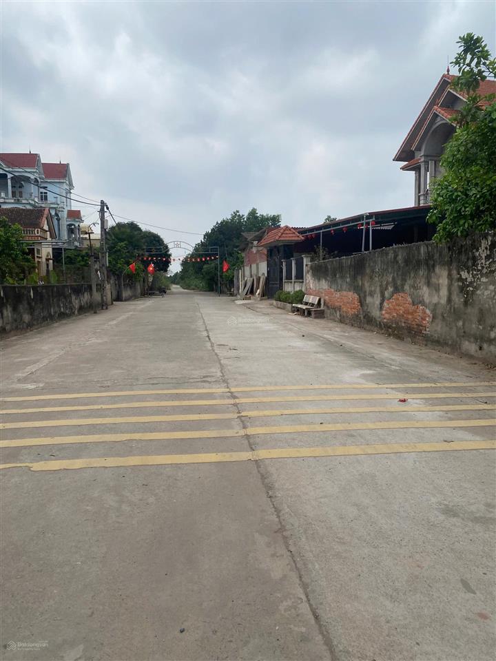 Cho thuê kho tại nam hà, phúc thọ, hn. dt 1000m khung thép zamin cao 10m, có điện 3fa. giá 50tr/th