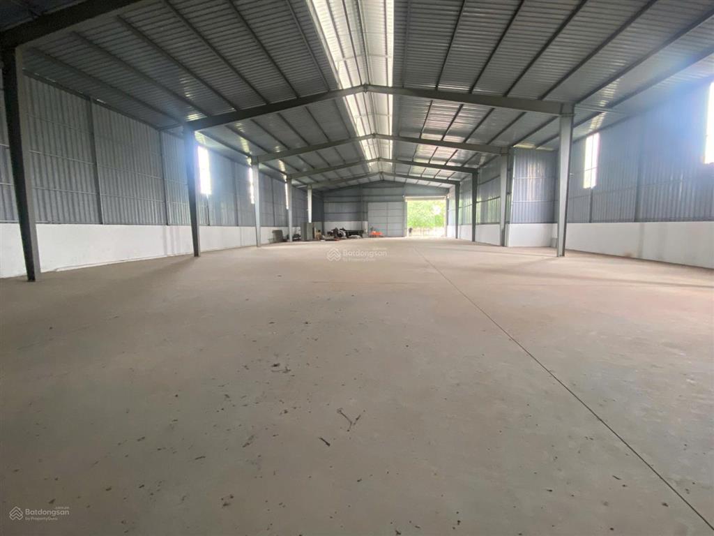 Cho thuê kho tại nam hà, phúc thọ, hn. dt 1000m khung thép zamin cao 10m, có điện 3fa. giá 50tr/th