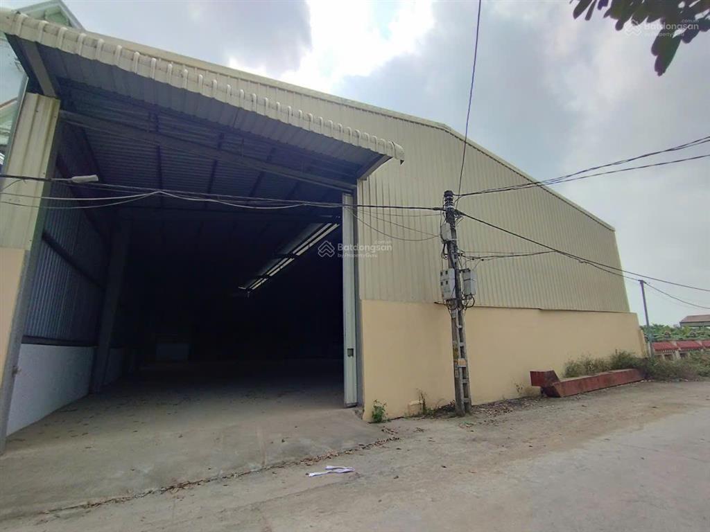Cho thuê kho tại nam hà, phúc thọ, hn. dt 1000m khung thép zamin cao 10m, có điện 3fa. giá 50tr/th
